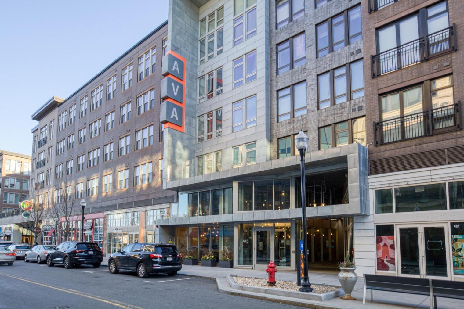 2b W Wd Gym Rooftop Steps From T Stop Bos-533 * Somerville
