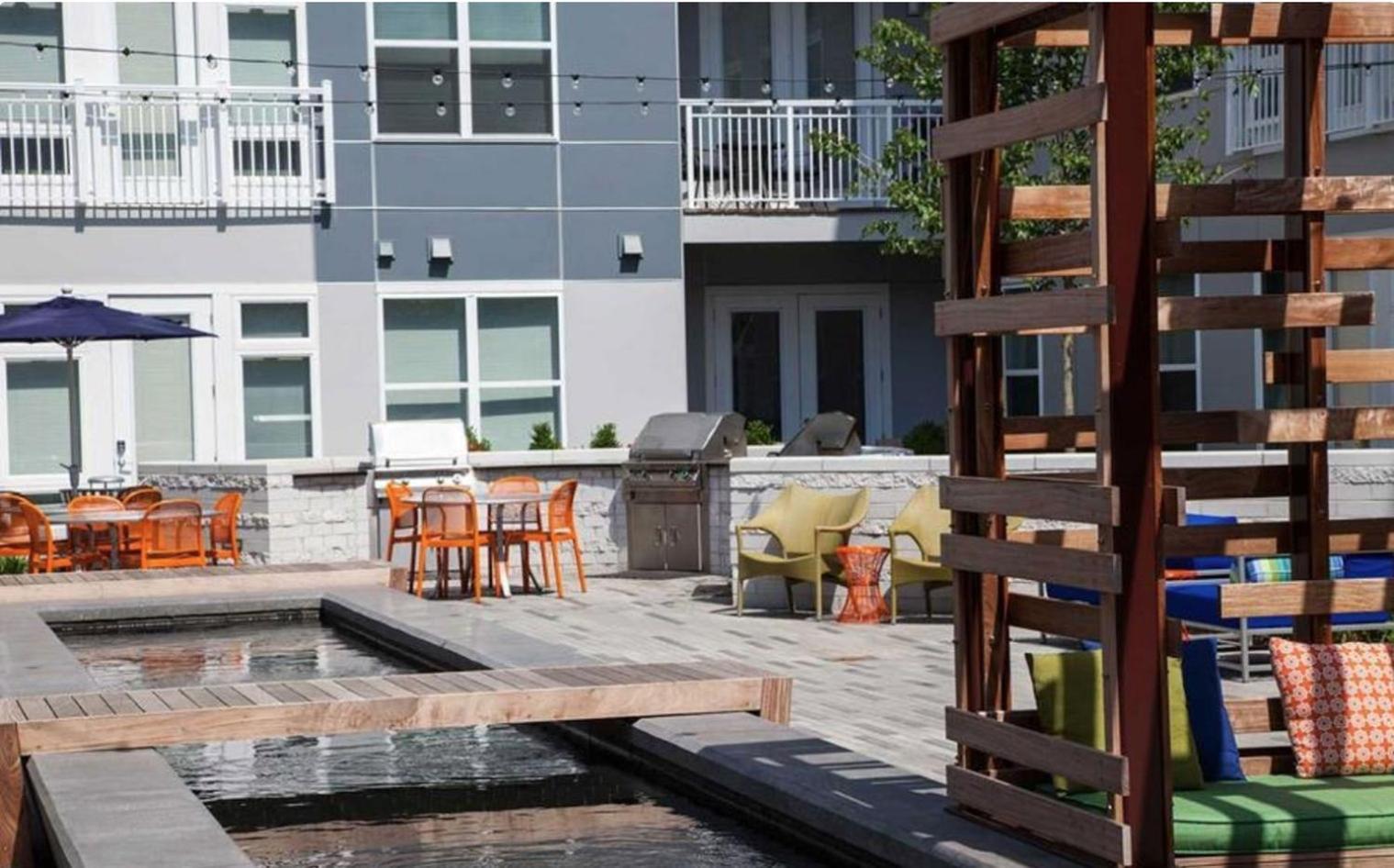 2b W Wd Gym Rooftop Steps From T Stop Bos-533 * Somerville